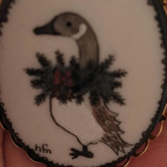 Hand Painted Ceramic Christmas Goose Pin, Gold Color Backing, Signed HFN Vintage - Picture 2 of 7